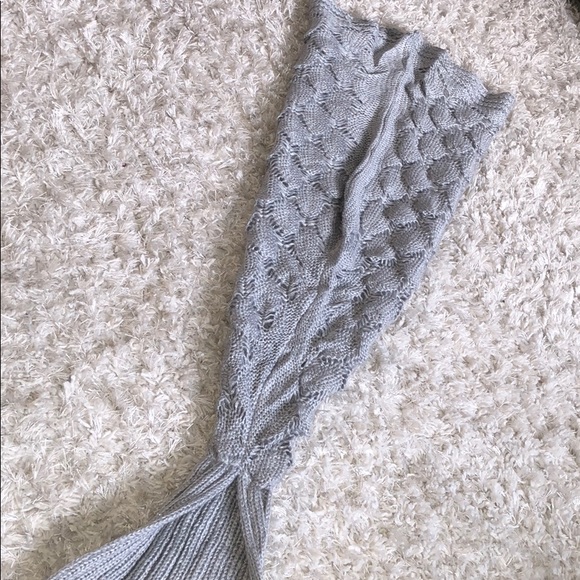 Girls Gray Mermaid Tail Blanket - Picture 5 of 5